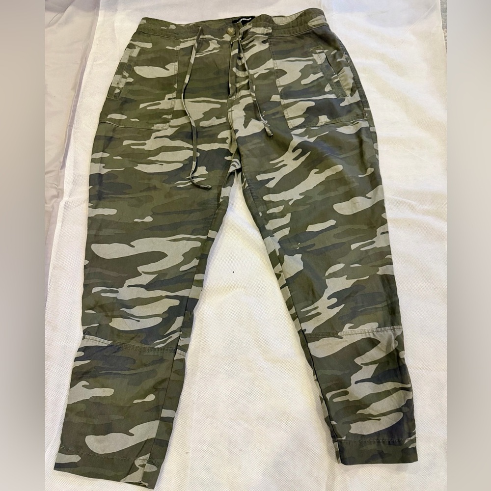 Express Olive Camouflage Pants | Zip Ankle | Size 12 | Camo Drawstring